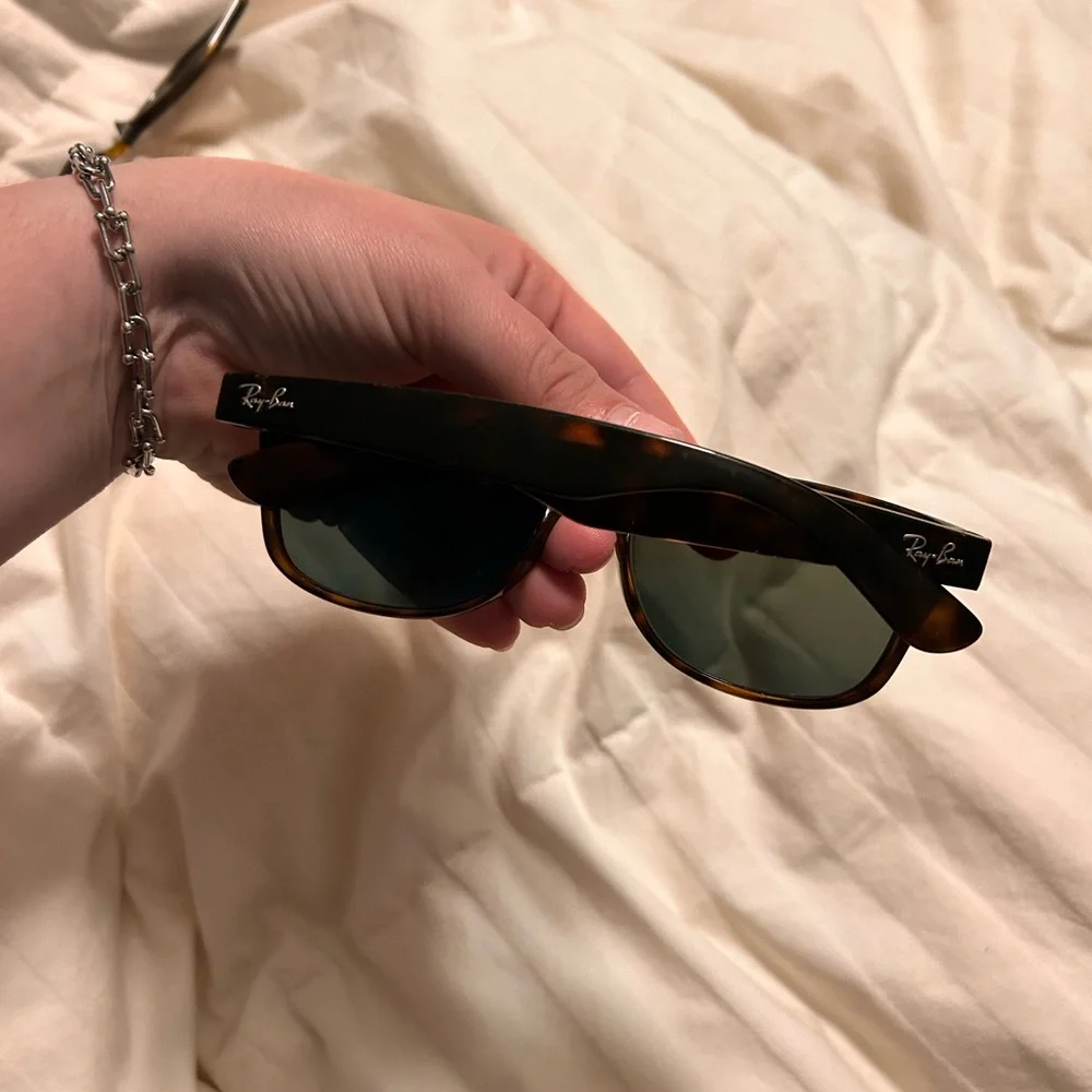 Ray-Ban Tortoise Shell sunglasses - Picture 4 of 14